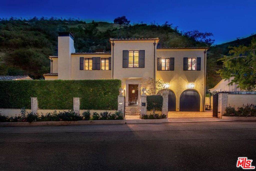 1445 Bundy Drive - Photo 1