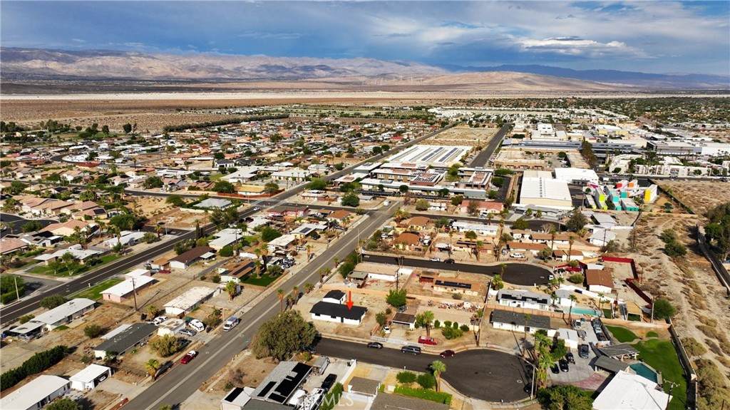 717 Gateway - Photo 1