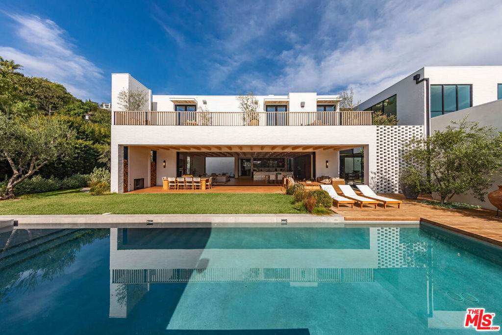 1307 Doheny Drive - Photo 1