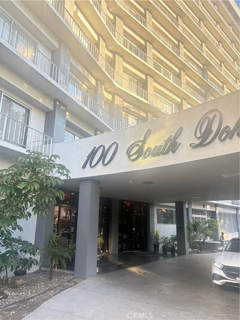 100 Doheny Drive - Photo 1