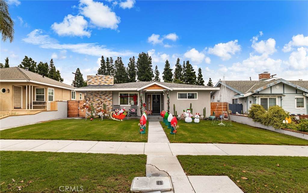 624 Walnut - Photo 1