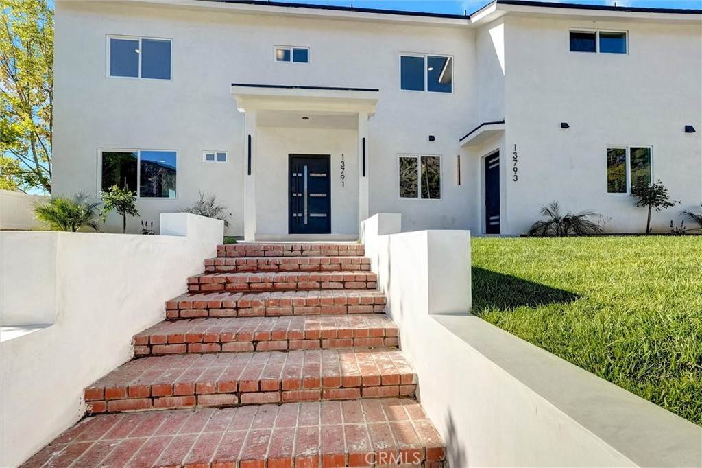 13791 Gavina Avenue - Photo 1