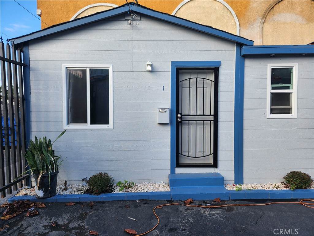 3713 Imperial - Photo 1