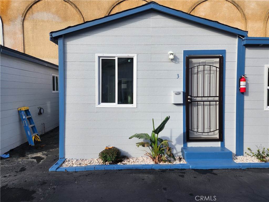 3713 Imperial - Photo 1