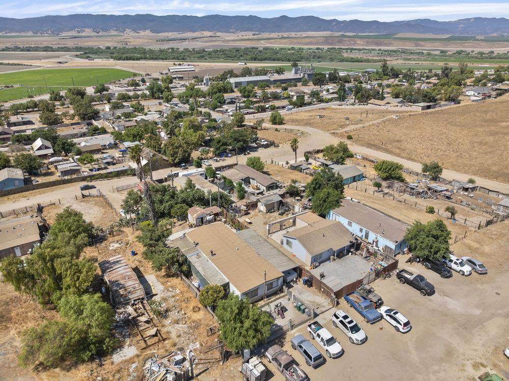 53525 Julius Street - Photo 1