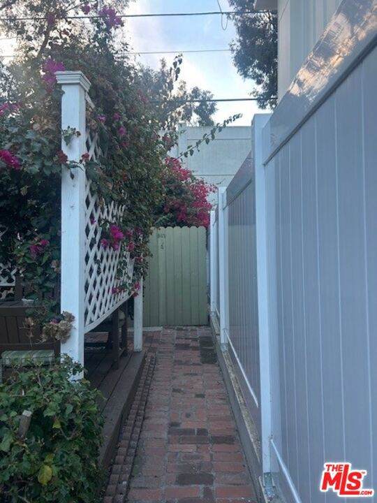 843 Huntley Drive - Photo 1