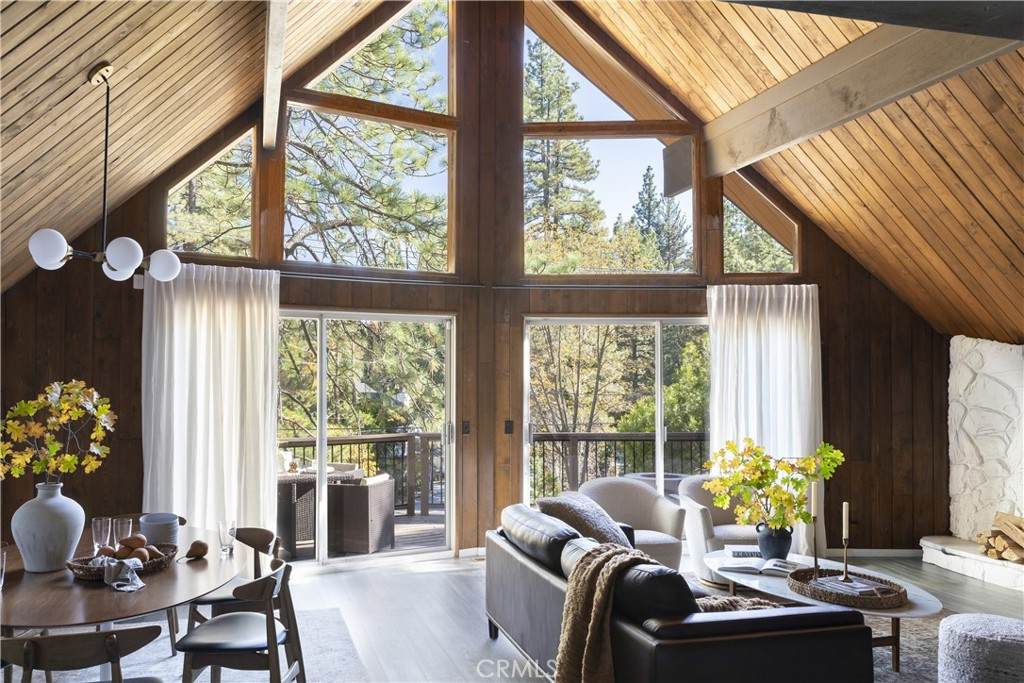 572 Brentwood - Photo 1