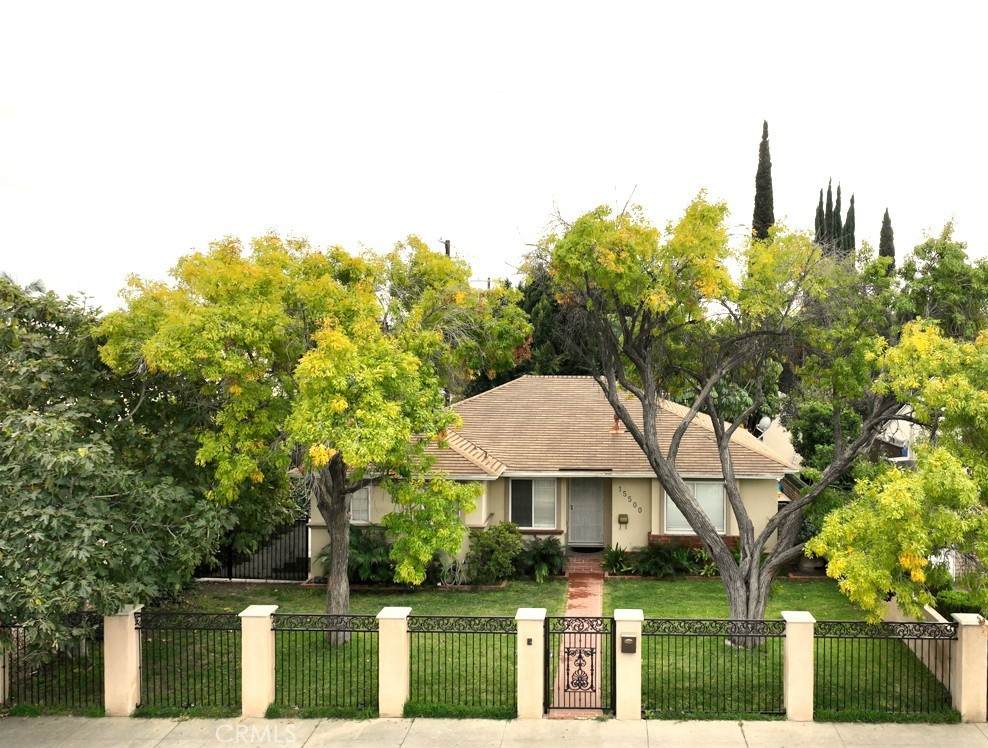 15500 Chatsworth Street - Photo 1