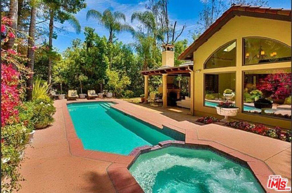 12090 Summit Circle - Photo 1