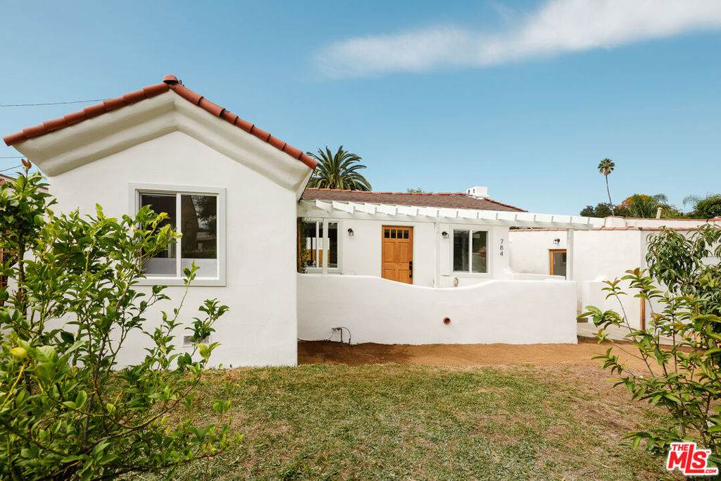 784 Elmira Street - Photo 1