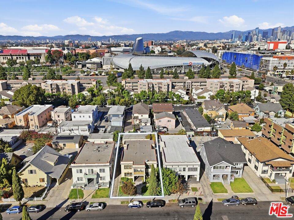 605 41st Street - Photo 1