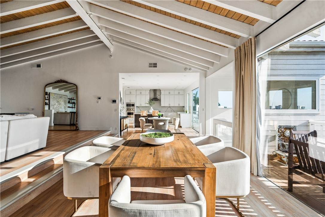 2019 Sunset Plaza Drive - Photo 1