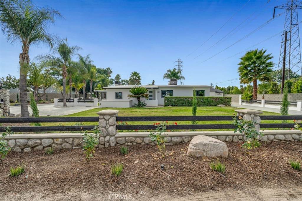 9950 La Docena - Photo 1