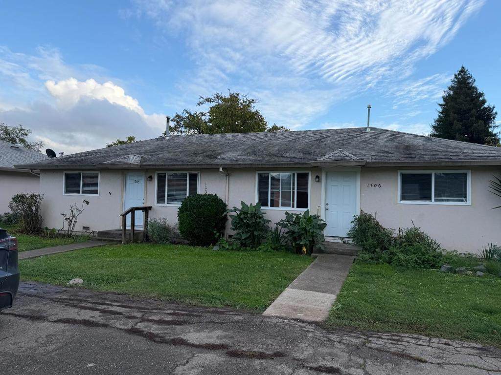 1704 Dutton Avenue - Photo 1