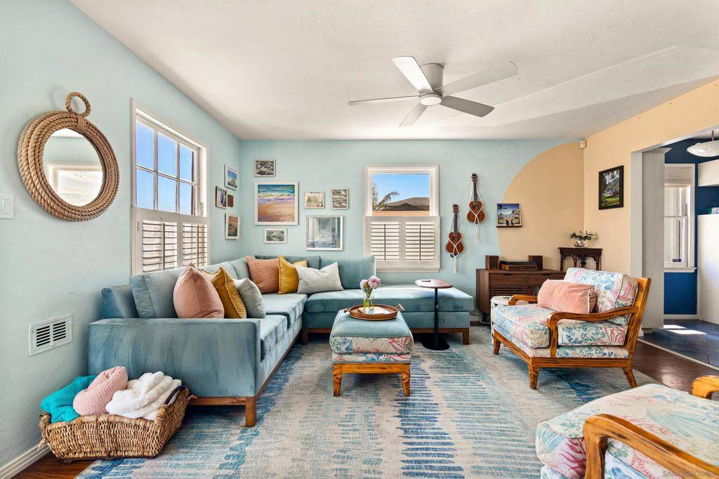 1162 Law St - Photo 1