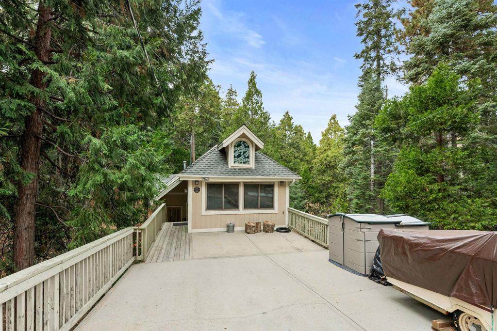 26328 Jacqueline Rd - Photo 1