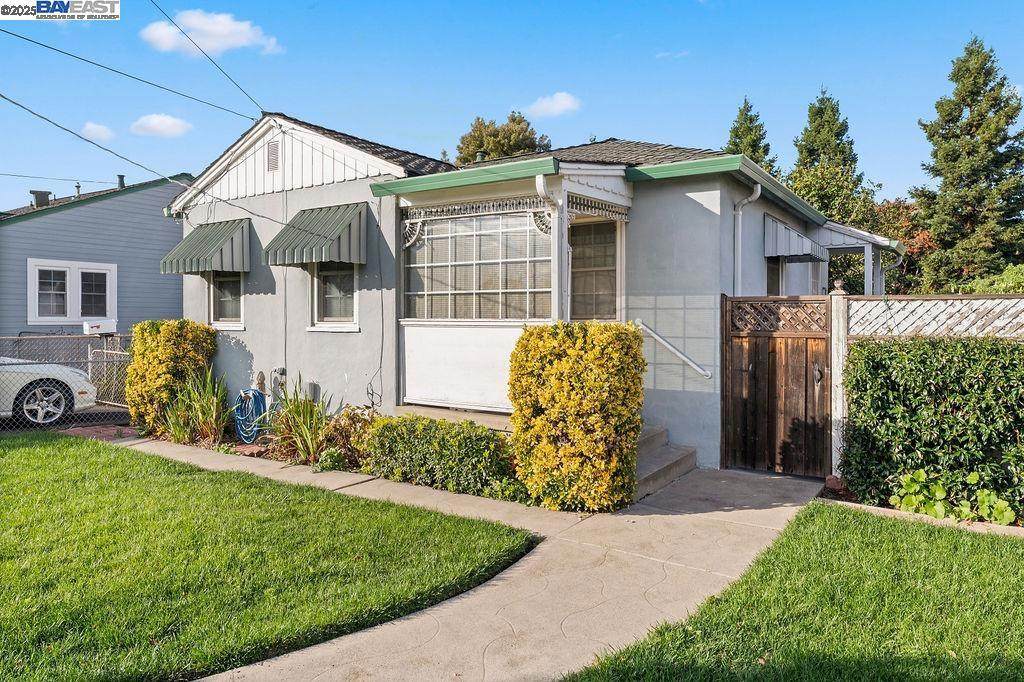 1118 Elgin St - Photo 1