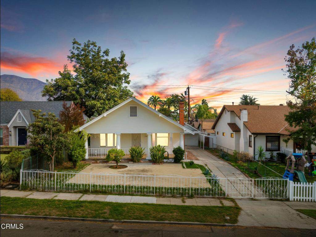 1394 Oxford Avenue - Photo 1