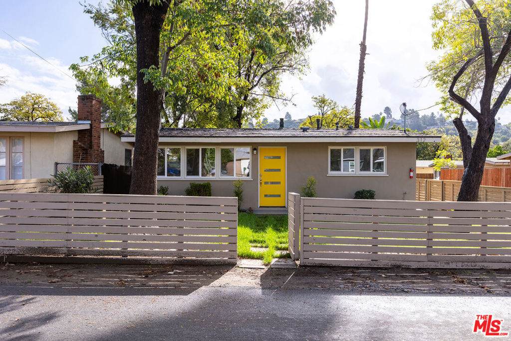 312 Chestnut Avenue - Photo 1