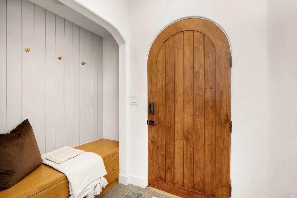 4328 Angeles Vista Blvd - Photo 1