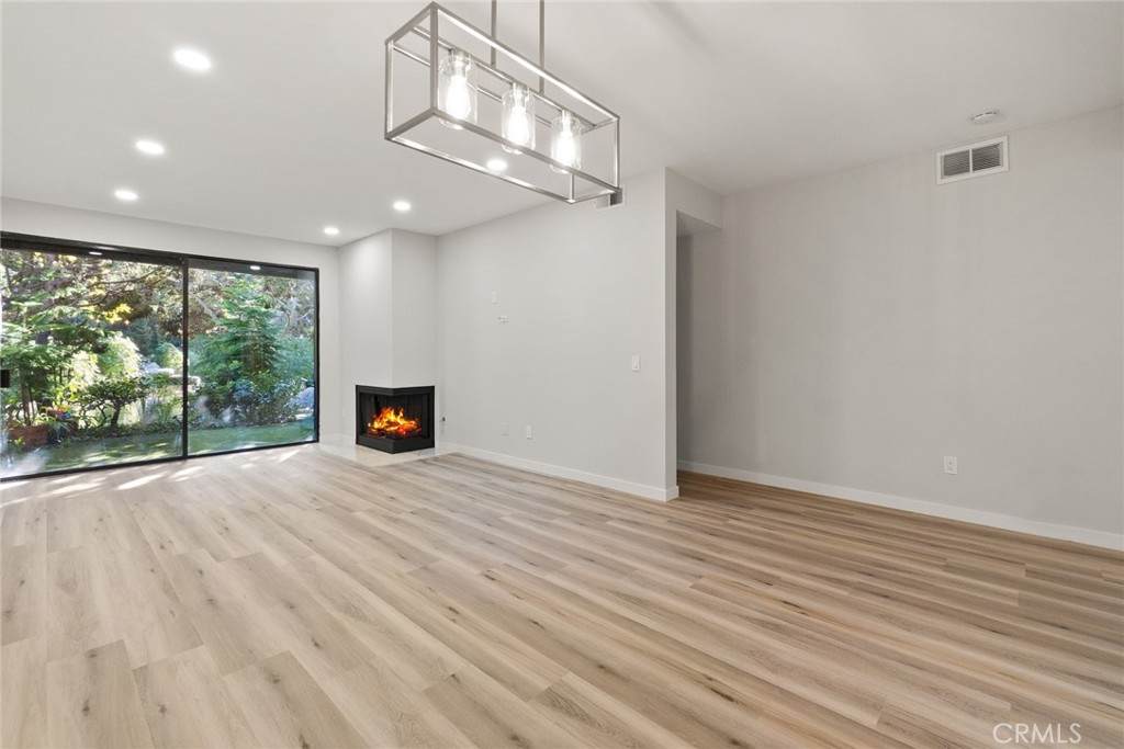 2504 Macarthur - Photo 1