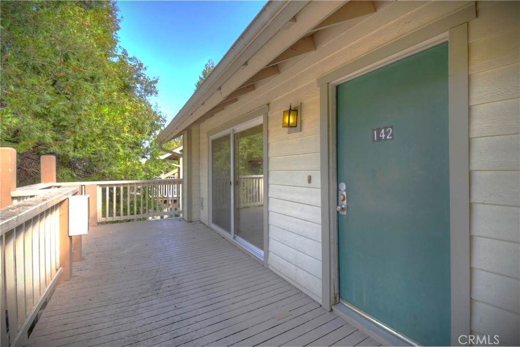 142 Rockledge Lane - Photo 1