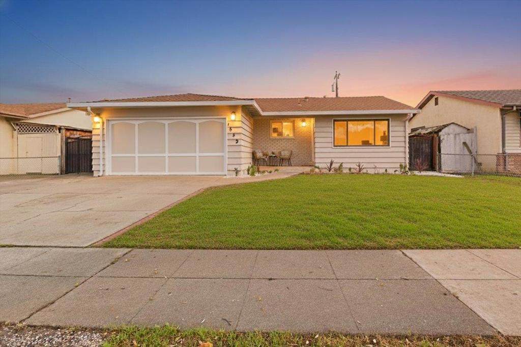 1542 Chabot Way - Photo 1