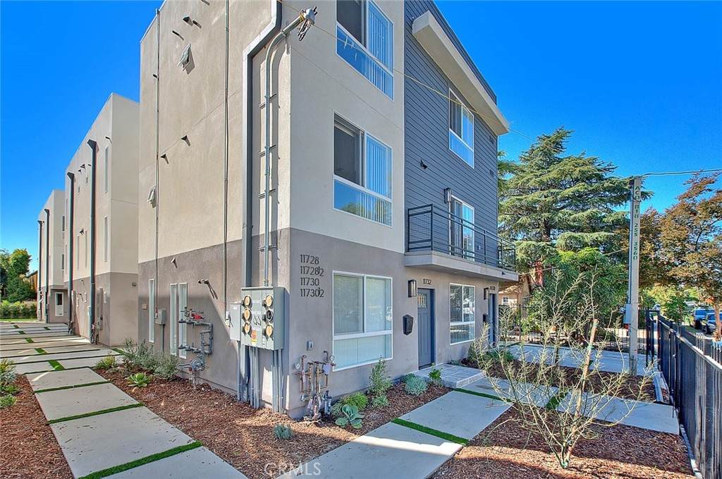 11726 Hamlin Street - Photo 1