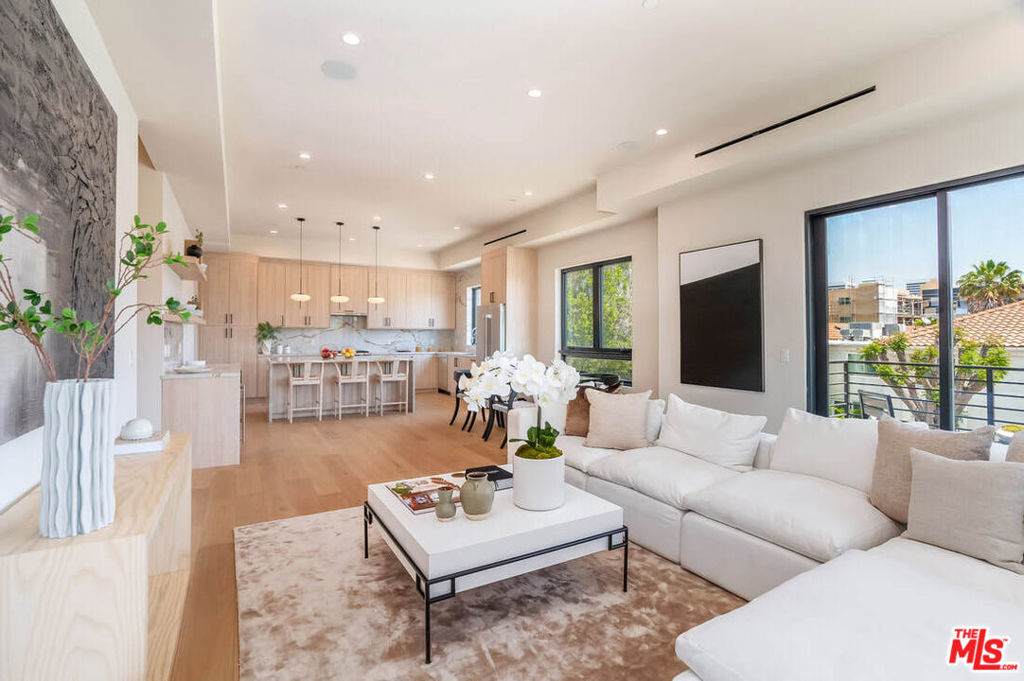 1863 Barry Ave - Photo 1