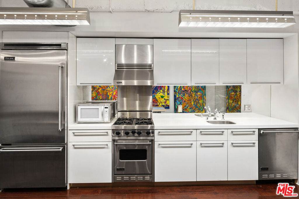 6253 Hollywood Boulevard - Photo 1