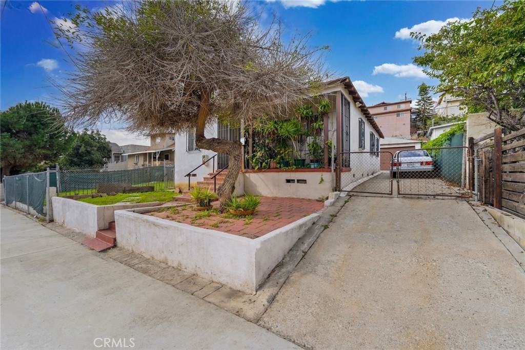 3353 City Terrace - Photo 1