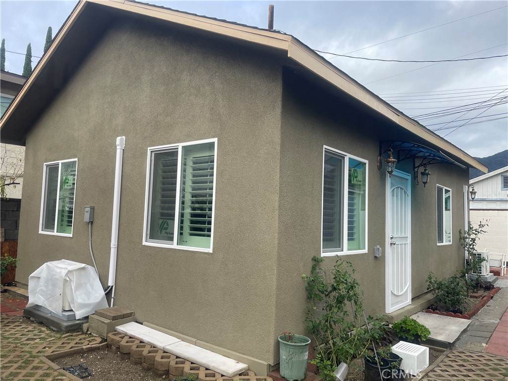 207 E Olive Avenue - Photo 1