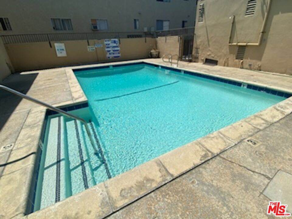 7925 Vineland Avenue - Photo 1