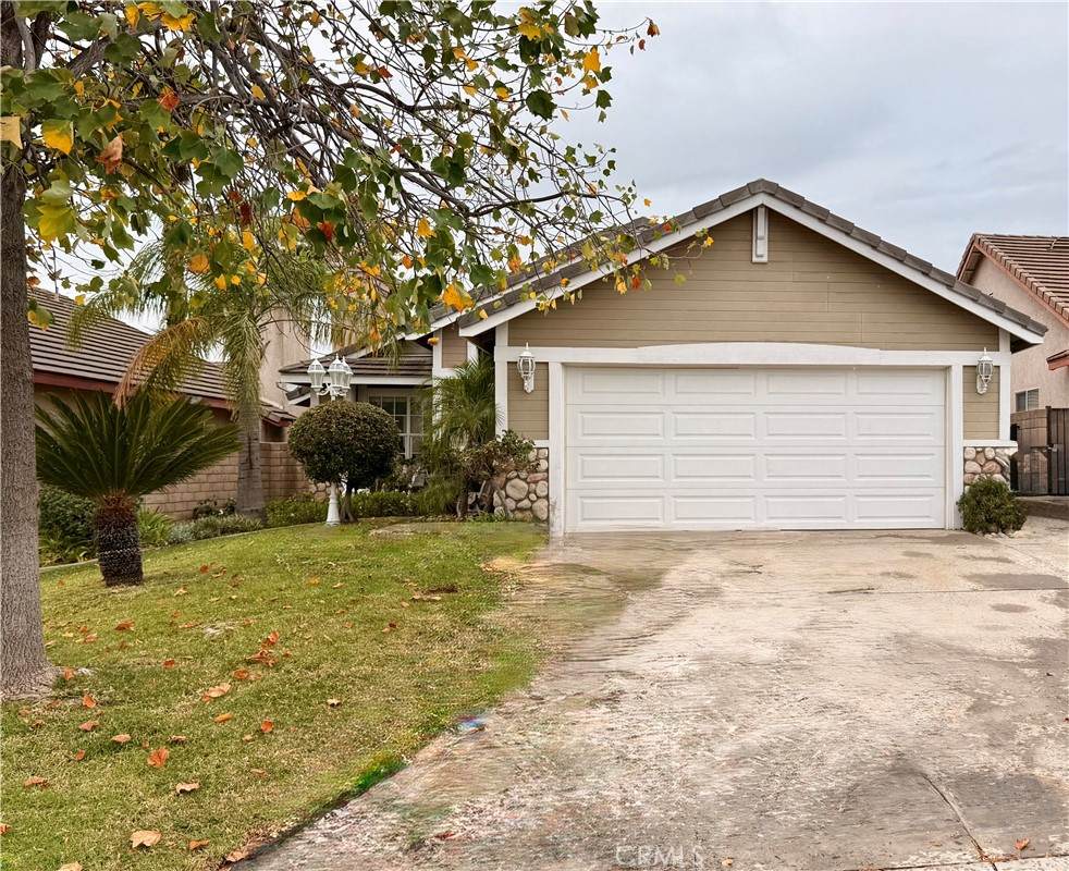 5586 Grand Prix Court - Photo 1