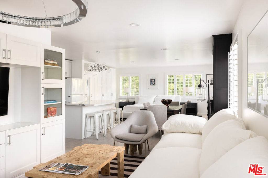 9809 Beeson Drive - Photo 1