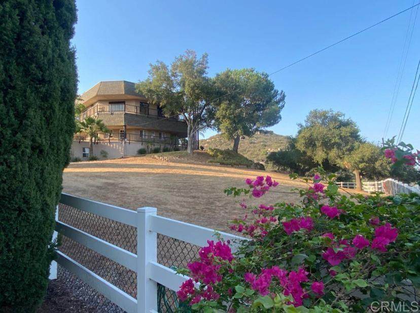 2426 Suncrest Boulevard - Photo 1