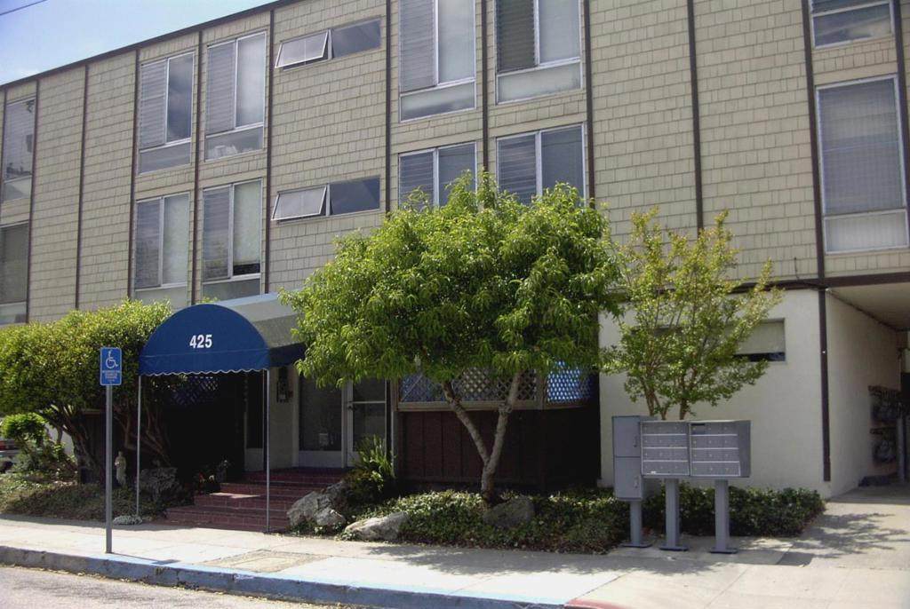 425 Washington Street - Photo 1