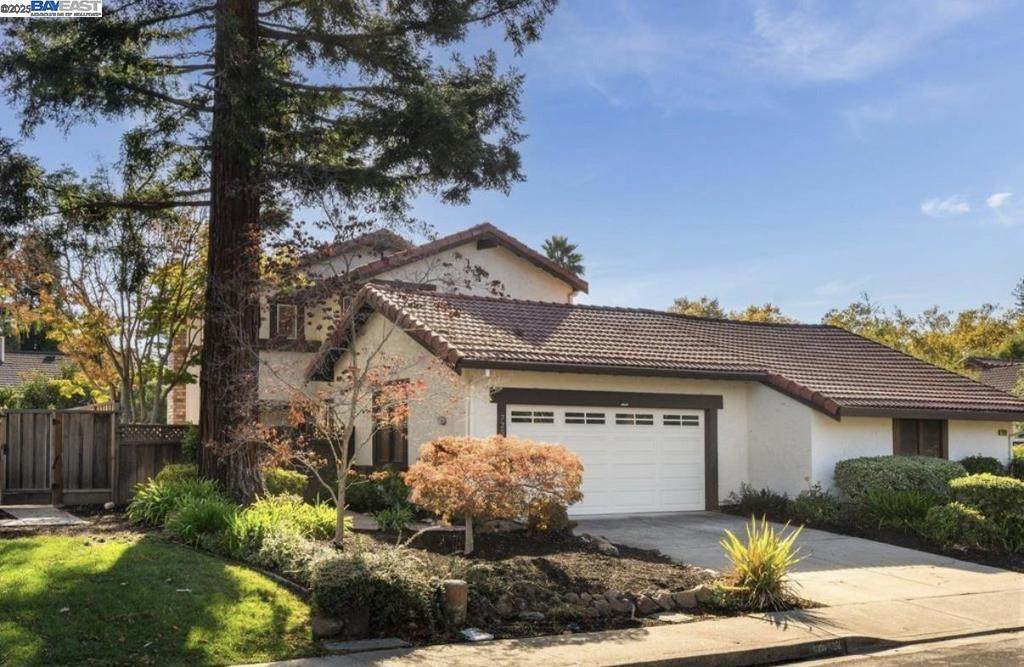 725 Old Creek Rd - Photo 1