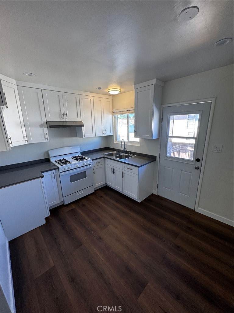 1357 Orange Grove Avenue - Photo 1