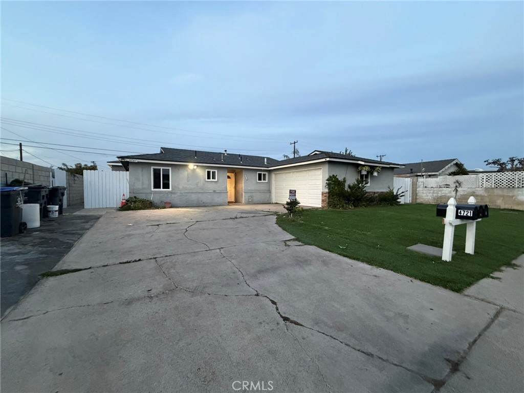 4721 Oakfield Avenue - Photo 1