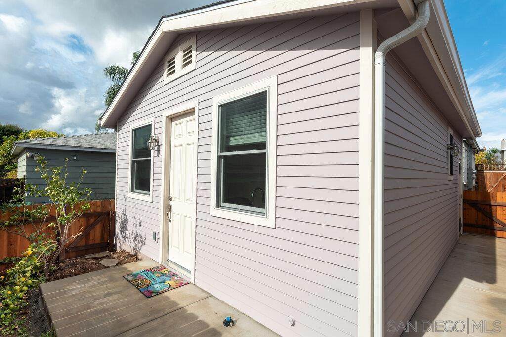 4821 Monroe Ave - Photo 1