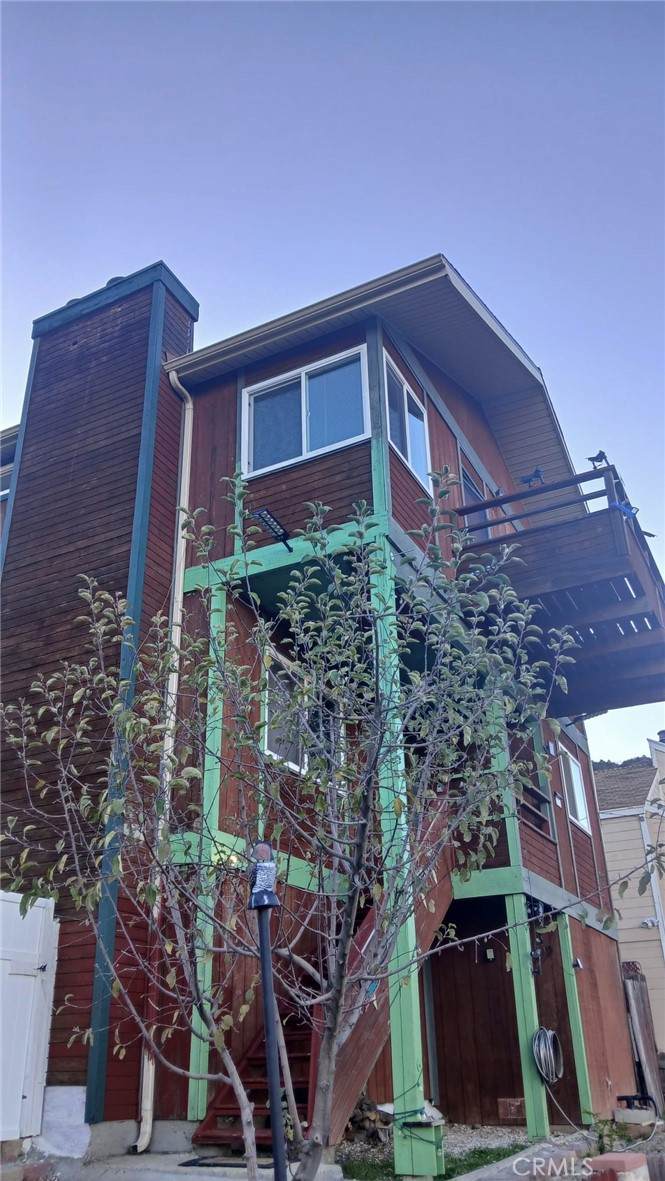 3402 California - Photo 1