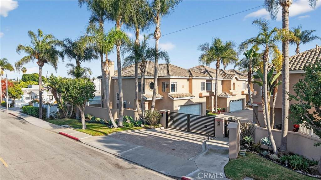 https://bt-photos.global.ssl.fastly.net/socal/orig_boomver_1_406650005-2.jpg