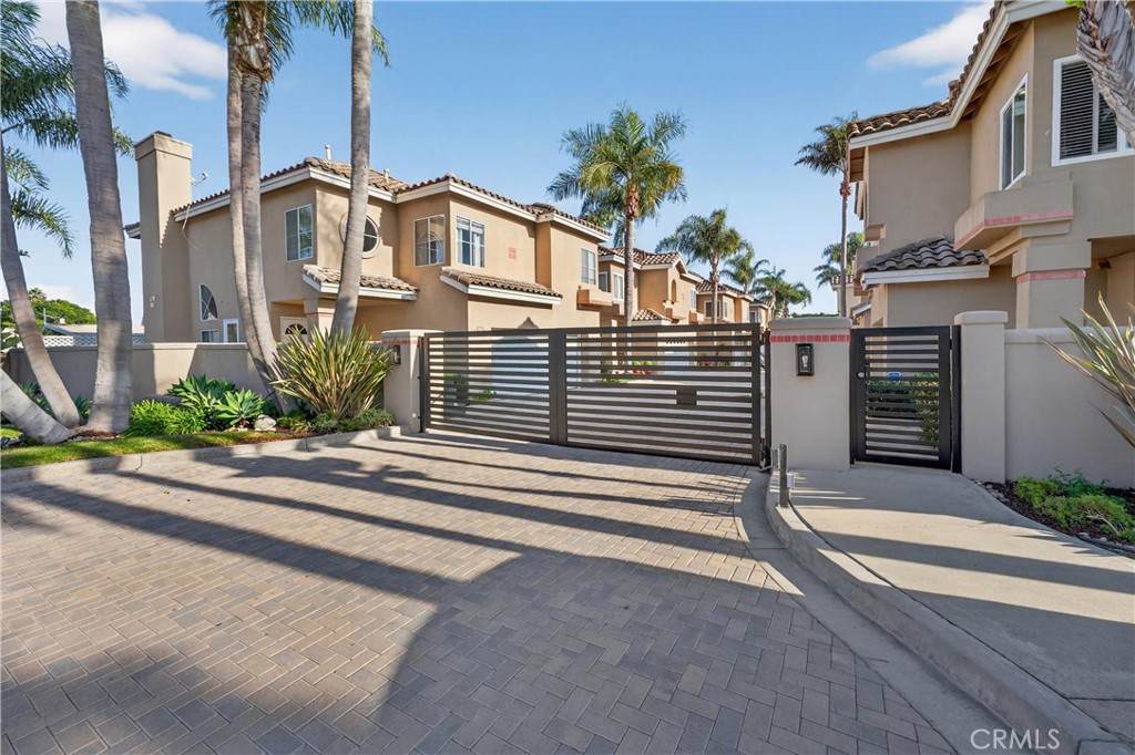 https://bt-photos.global.ssl.fastly.net/socal/orig_boomver_1_406650005-2.jpg