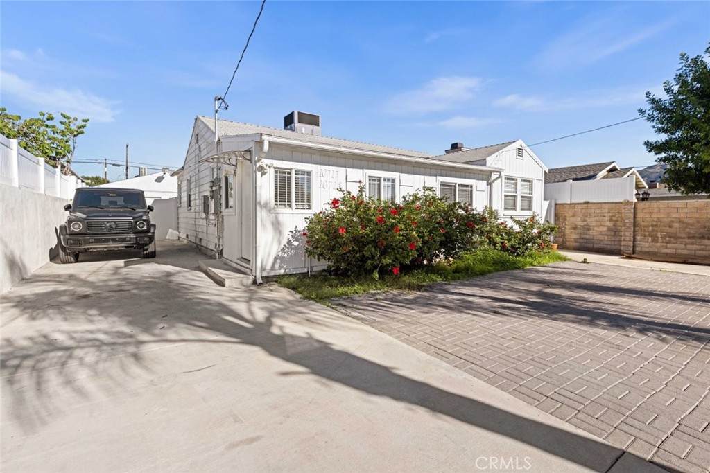 10717 Cantara Street - Photo 1