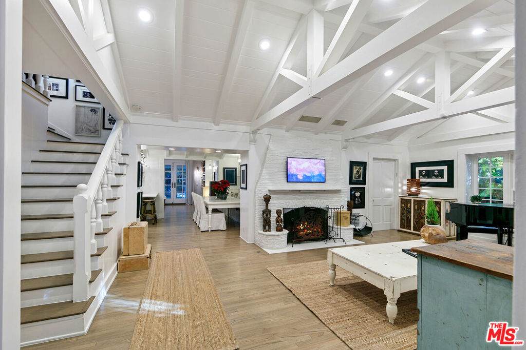 1760 Nichols Canyon Road - Photo 1