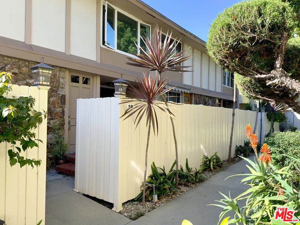 5215 Sepulveda Boulevard - Photo 1