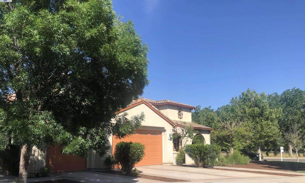 372 372 Caballo Street - Photo 1