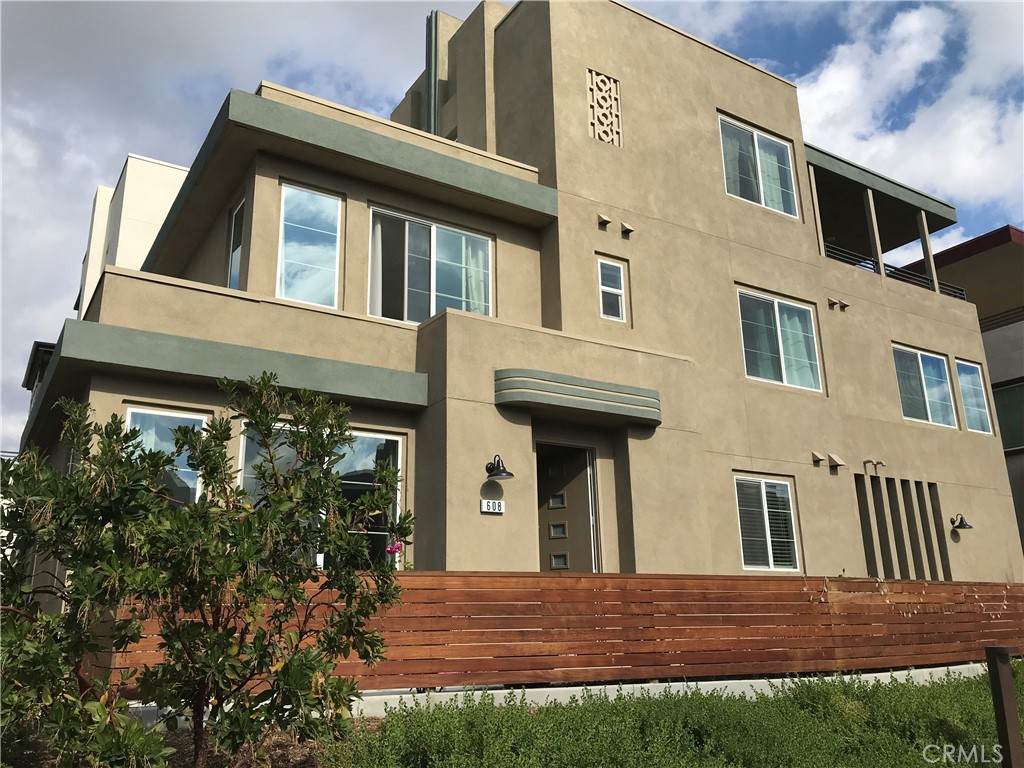 608 Cultivate - Photo 1