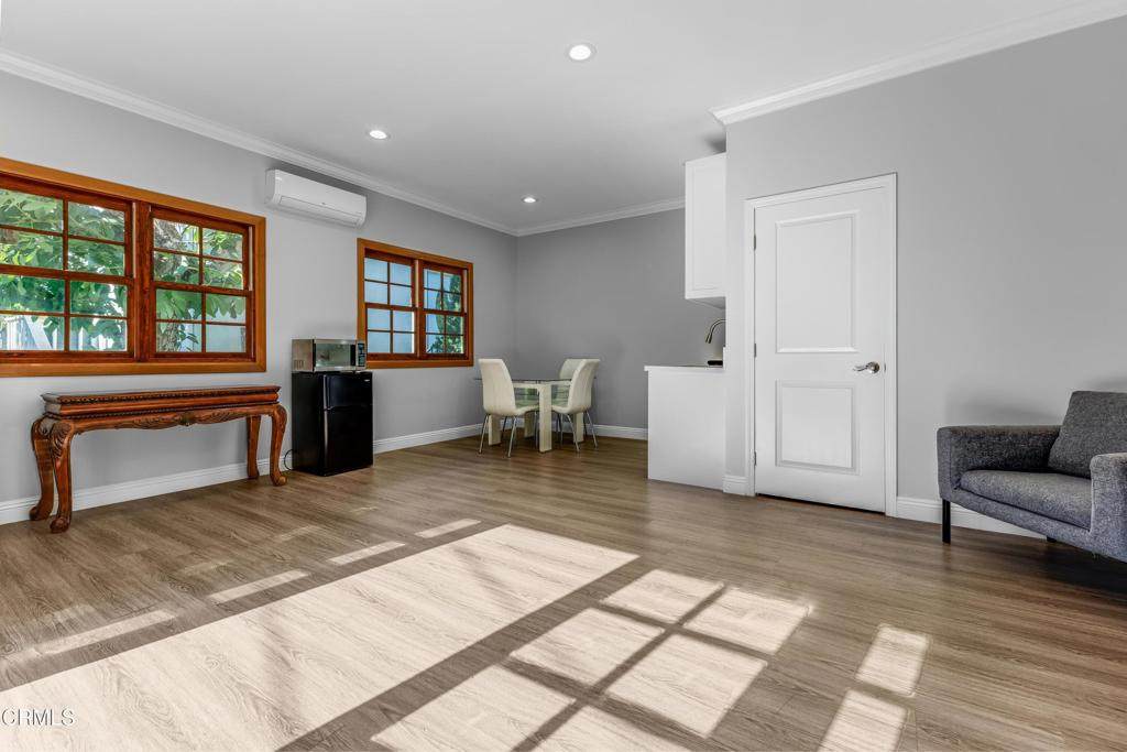 1115 Wilton Place - Photo 1